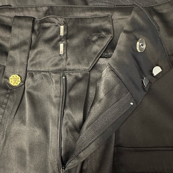 Black and Gold Elegant Pantsuit with Smooth Finish - Picture 7 of 12